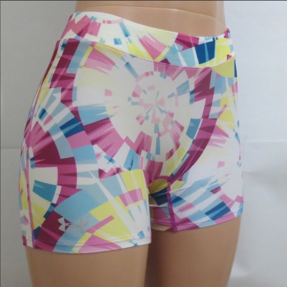 Under Armour Pants - 🌟LIKE NEW🌟 Under Armour shorts Sz. Medium